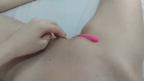 Snapshot of katrinna_arinna chatting on 01-26-25, 12:33 katrina dont forget to give me thumbs up online show from 01-26-25, 12:33