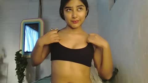 Snapshot of katrushca24 chatting on 10-23-25, 03:22 kat online show from 10-23-25, 03:22