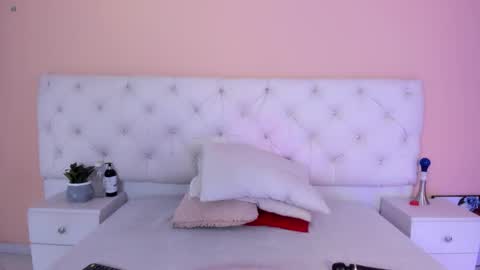 Katte online show from 12-20-25, 01:18