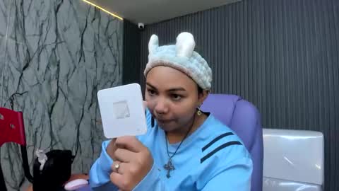 Snapshot of katteyes_ chatting on 03-23-26, 08:13 katteyes_ online show from 03-23-26, 08:13