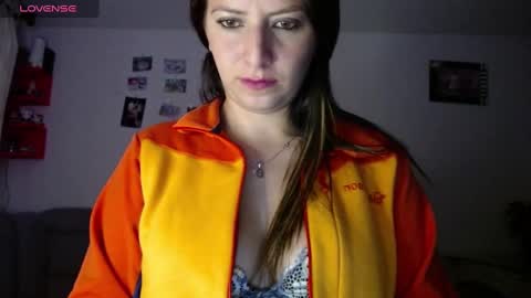 Snapshot of kattie_love chatting on 01-24-25, 05:21 kattie online show from 01-24-25, 05:21