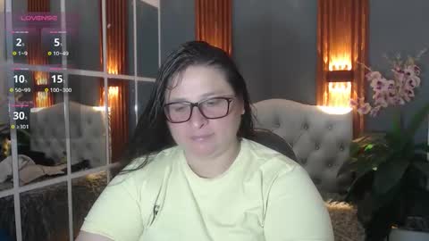 Snapshot of katty_findom_ chatting on 04-28-26, 11:26 katty online show from 04-28-26, 11:26