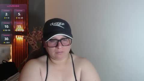 Snapshot of katty_findom_ chatting on 05-22-26, 12:00 katty online show from 05-22-26, 12:00