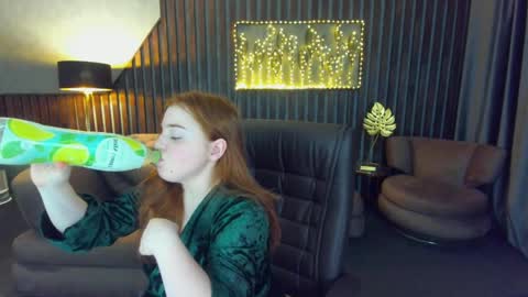 Snapshot of katty_rose8 chatting on 05-20-26, 06:14 Katty online show from 05-20-26, 06:14