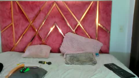 Snapshot of katty_sanz1 chatting on 10-19-25, 11:55 katty sanz1 online show from 10-19-25, 11:55