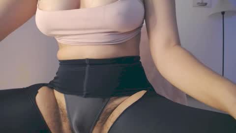  K a t  y  online show from 04-18-26, 10:43