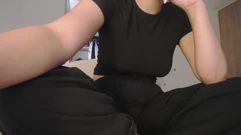 Snapshot of katy_18_pocahontas chatting on 07-23-26, 05:44 K a t y online show from 07-23-26, 05:44