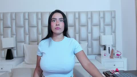 Snapshot of katy_and_paola chatting on 01-10-25, 07:32 katy blonde girl and paola big boobs online show from 01-10-25, 07:32