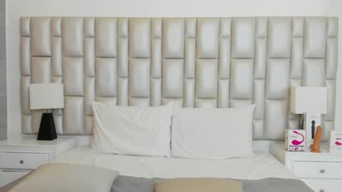 Snapshot of katy_and_paola chatting on 01-21-25, 07:39 katy blonde girl and paola big boobs online show from 01-21-25, 07:39