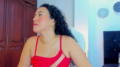 Snapshot of katyajhonss chatting on 02-21-25, 12:05 KATYAJHONSS online show from 02-21-25, 12:05