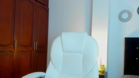 Snapshot of katyajhonss chatting on 11-20-25, 11:59 KATYAJHONSS online show from 11-20-25, 11:59