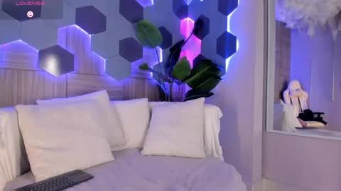    online show from 05-19-26, 08:15