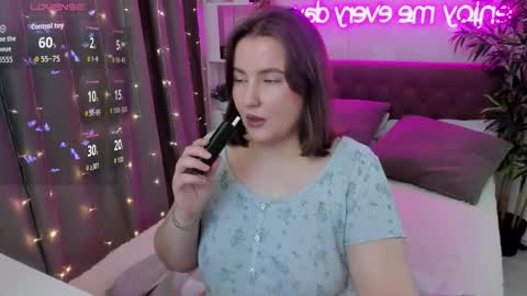 Kate online show from 10-16-25, 05:08