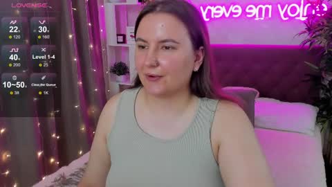 Snapshot of katyaneilson chatting on 06-20-26, 05:43 Kate online show from 06-20-26, 05:43
