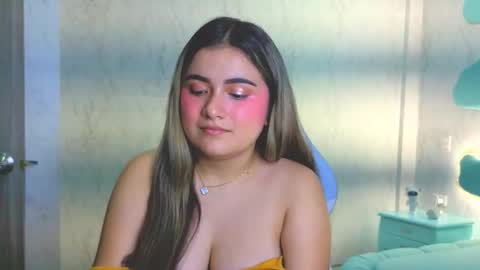 Snapshot of katyblondee chatting on 01-10-26, 11:23 KatyBlondee online show from 01-10-26, 11:23