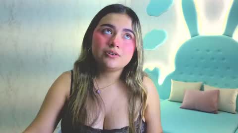 Snapshot of katyblondee chatting on 01-15-26, 11:15 KatyBlondee online show from 01-15-26, 11:15