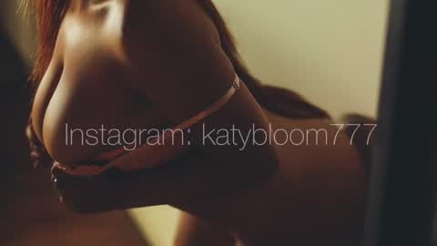 Snapshot of katybloom_ chatting on 02-20-25, 03:23 online show from 02-20-25, 03:23