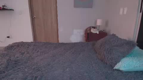 Snapshot of katybloom_ chatting on 06-25-26, 01:16 online show from 06-25-26, 01:16