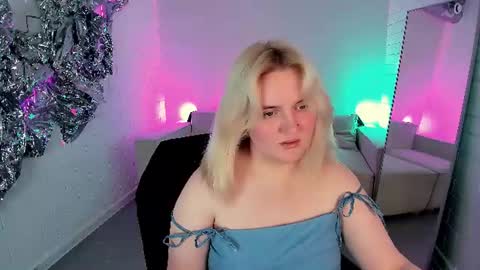 Snapshot of katybriggs chatting on 06-11-26, 05:49 Katy online show from 06-11-26, 05:49