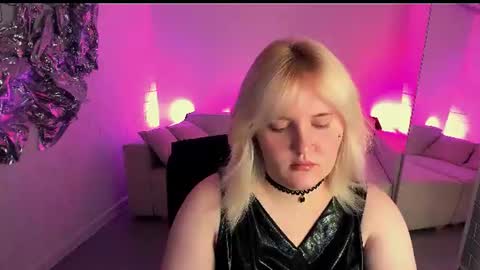 Snapshot of katybriggs chatting on 06-16-26, 05:10 Katy online show from 06-16-26, 05:10