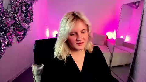 Snapshot of katybriggs chatting on 06-24-26, 05:06 Katy online show from 06-24-26, 05:06