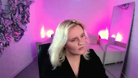 Snapshot of katybriggs chatting on 06-25-26, 05:34 Katy online show from 06-25-26, 05:34