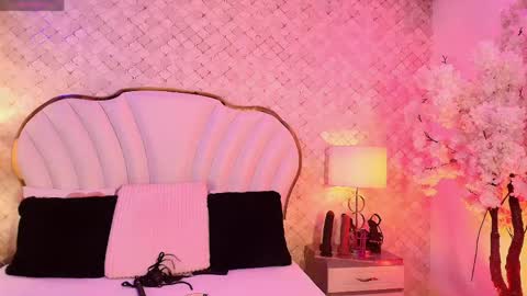 Snapshot of katyjackson chatting on 05-16-26, 02:27 katyjackson online show from 05-16-26, 02:27