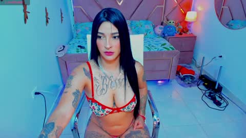 Snapshot of katylu_ chatting on 12-24-24, 05:34 lilii-pety online show from 12-24-24, 05:34