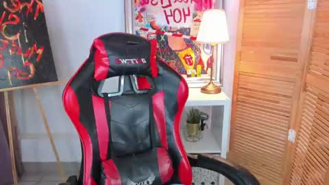 Snapshot of katymeaw chatting on 06-11-26, 02:53 katymeaw online show from 06-11-26, 02:53