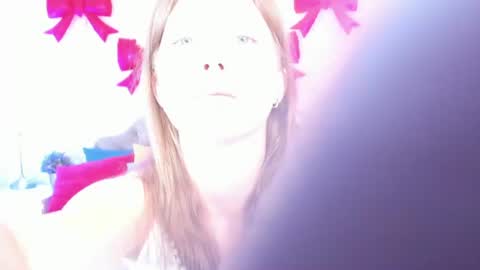 Snapshot of katymeaw chatting on 06-16-26, 01:30 katymeaw online show from 06-16-26, 01:30