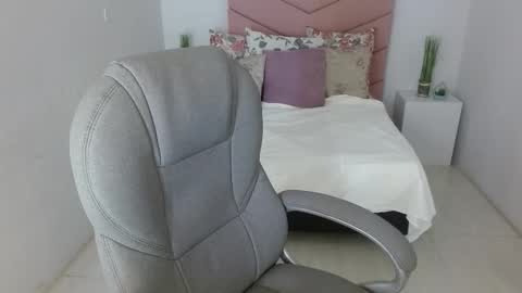 Snapshot of katyrojas chatting on 11-04-25, 12:15 katyrojas online show from 11-04-25, 12:15