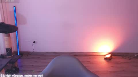 Snapshot of katyxxx_043 chatting on 09-15-25, 06:30 katyxxx_043 online show from 09-15-25, 06:30