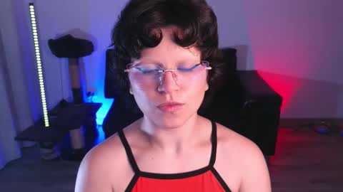 Snapshot of katyxxx_043 chatting on 10-23-25, 12:10 katyxxx_043 online show from 10-23-25, 12:10