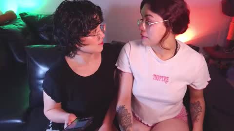 Snapshot of katyxxx_043 chatting on 12-03-25, 02:19 katyxxx_043 online show from 12-03-25, 02:19