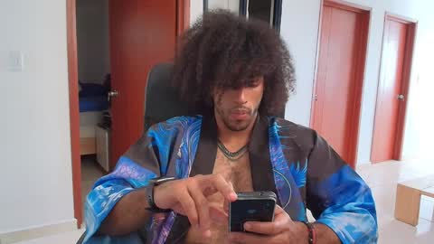 Snapshot of kaurilop chatting on 12-14-24, 06:09 Kauri Lop online show from 12-14-24, 06:09