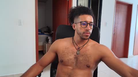 Snapshot of kaurilop chatting on 12-16-24, 03:22 Kauri Lop online show from 12-16-24, 03:22