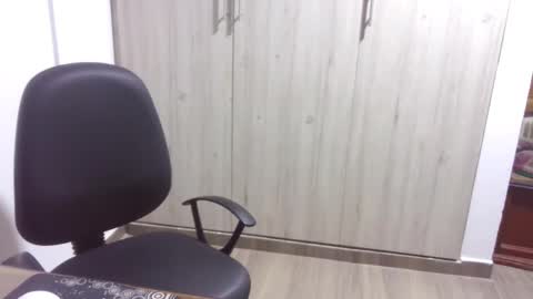  Khawit  online show from 02-10-25, 06:09