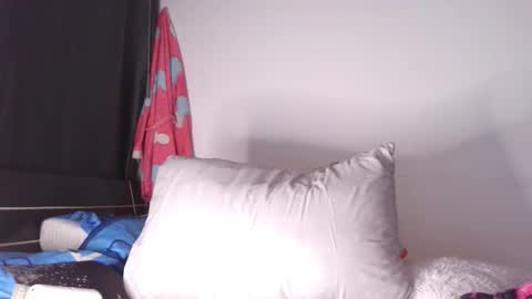  Khawit  online show from 09-15-25, 12:21