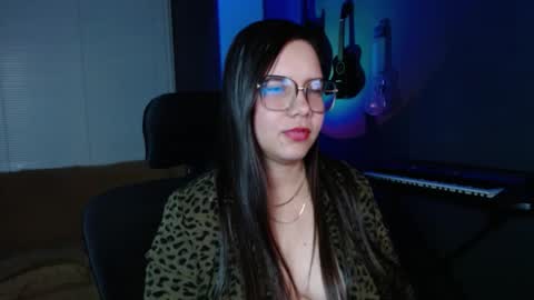 Snapshot of kay_avrill chatting on 02-28-25, 06:54 Kay online show from 02-28-25, 06:54