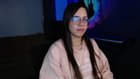 Snapshot of kay_avrill chatting on 03-05-25, 08:21 Kay online show from 03-05-25, 08:21