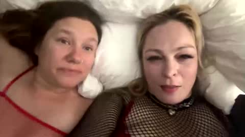 Snapshot of kay_la chatting on 10-16-25, 04:13 kay_la online show from 10-16-25, 04:13