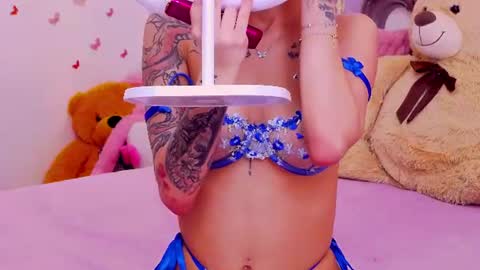Snapshot of kayabellee chatting on 06-19-26, 04:39 Kaya Belle online show from 06-19-26, 04:39