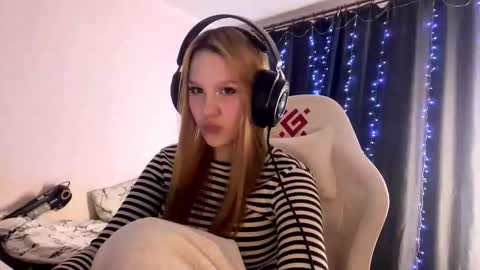 Amia online show from 03-18-26, 05:38