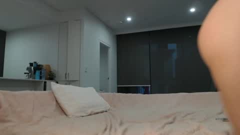 Snapshot of kaylaaaa111 chatting on 02-05-25, 08:11 khaleesi online show from 02-05-25, 08:11