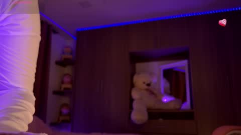 Snapshot of kaylacollins1 chatting on 03-08-25, 12:44 Kayla online show from 03-08-25, 12:44