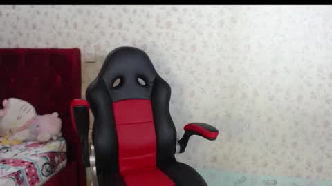 Snapshot of kaylak18x chatting on 10-13-25, 01:49 Kayla online show from 10-13-25, 01:49