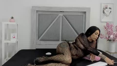 Snapshot of kayle_love_hot chatting on 06-17-26, 09:27 Kayle online show from 06-17-26, 09:27