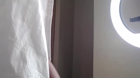 Snapshot of kayleeeee_ee chatting on 09-17-25, 10:22 Kaylee online show from 09-17-25, 10:22