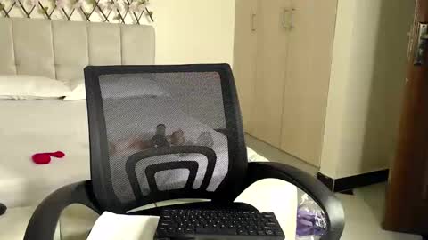 Snapshot of kayleeeee_ee chatting on 10-23-25, 01:49 Kaylee online show from 10-23-25, 01:49