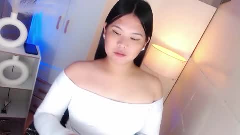 Y O U R        F U T U R E       K A Y L E E  online show from 03-16-26, 06:23